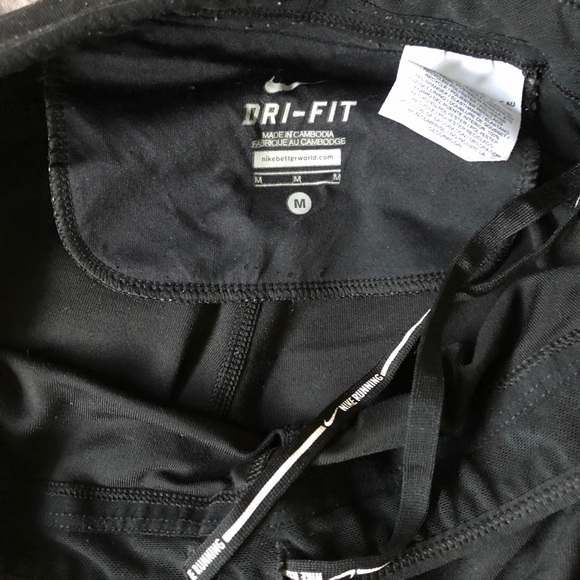 Nike black mid rise medium leggings - Picture 4 of 4